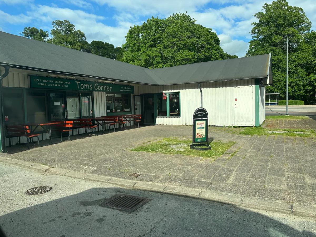 Toms Corner